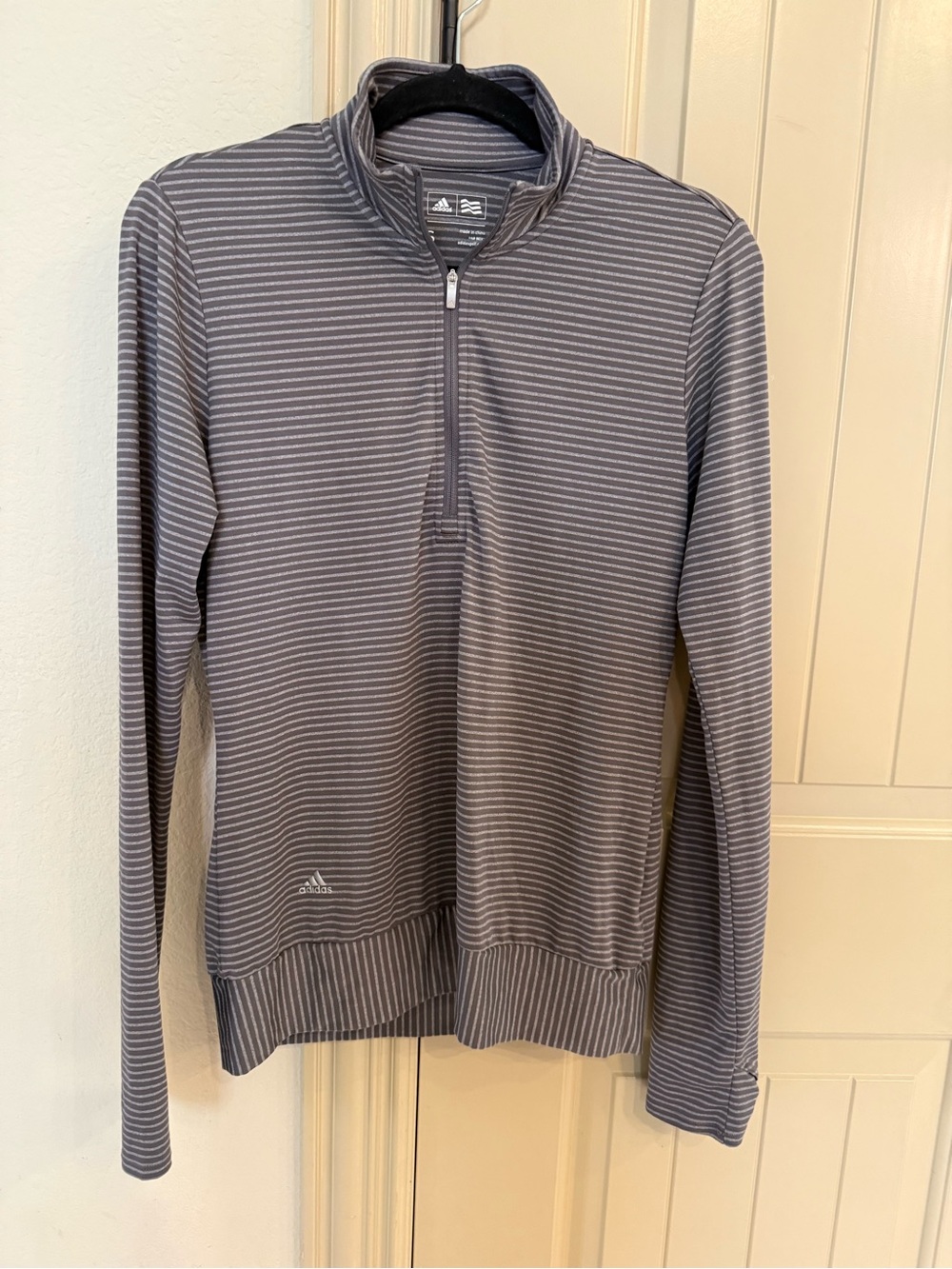 Adidas women’s Gray Tonal Striped 1/2 Zip Athletic Pullover size small